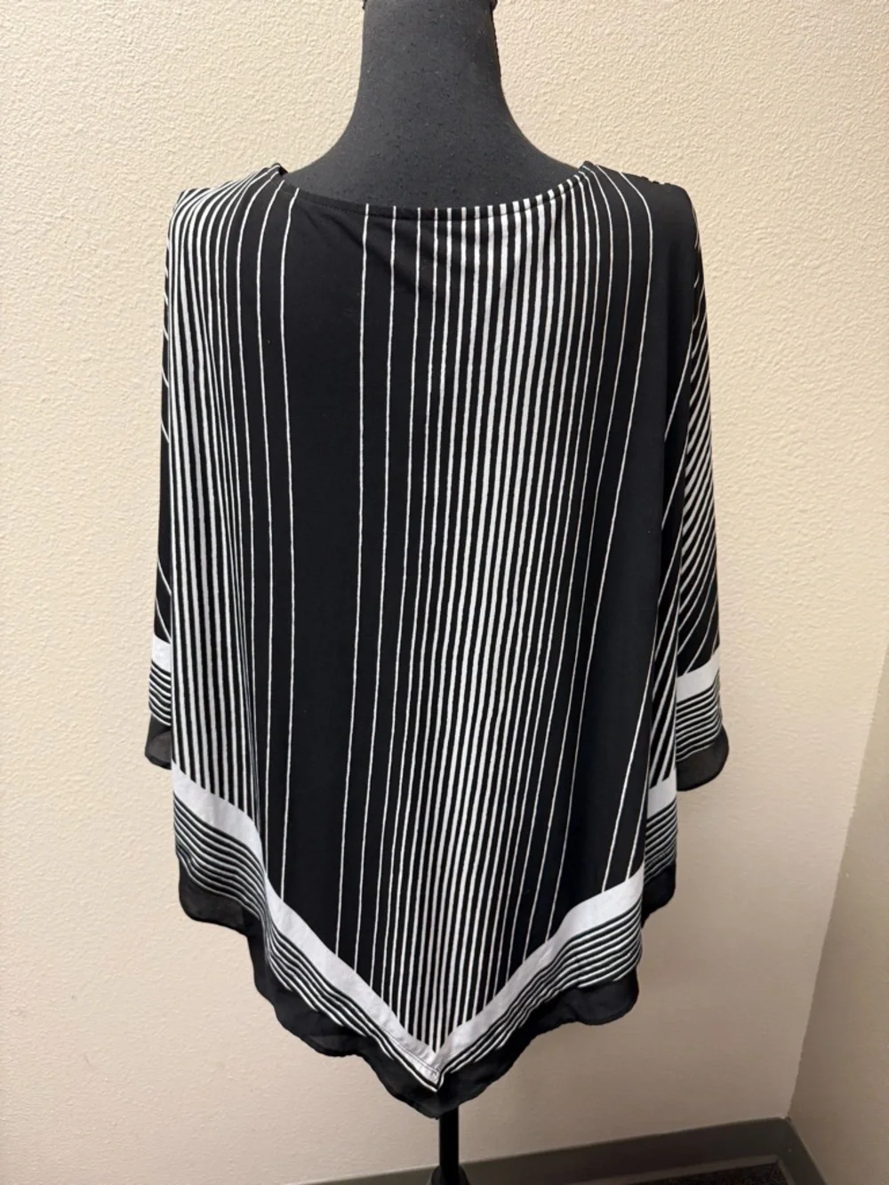 Allison Daley 3X Black White Striped Poncho Blouse Flowy Cape Top Chic - Picture 5 of 11